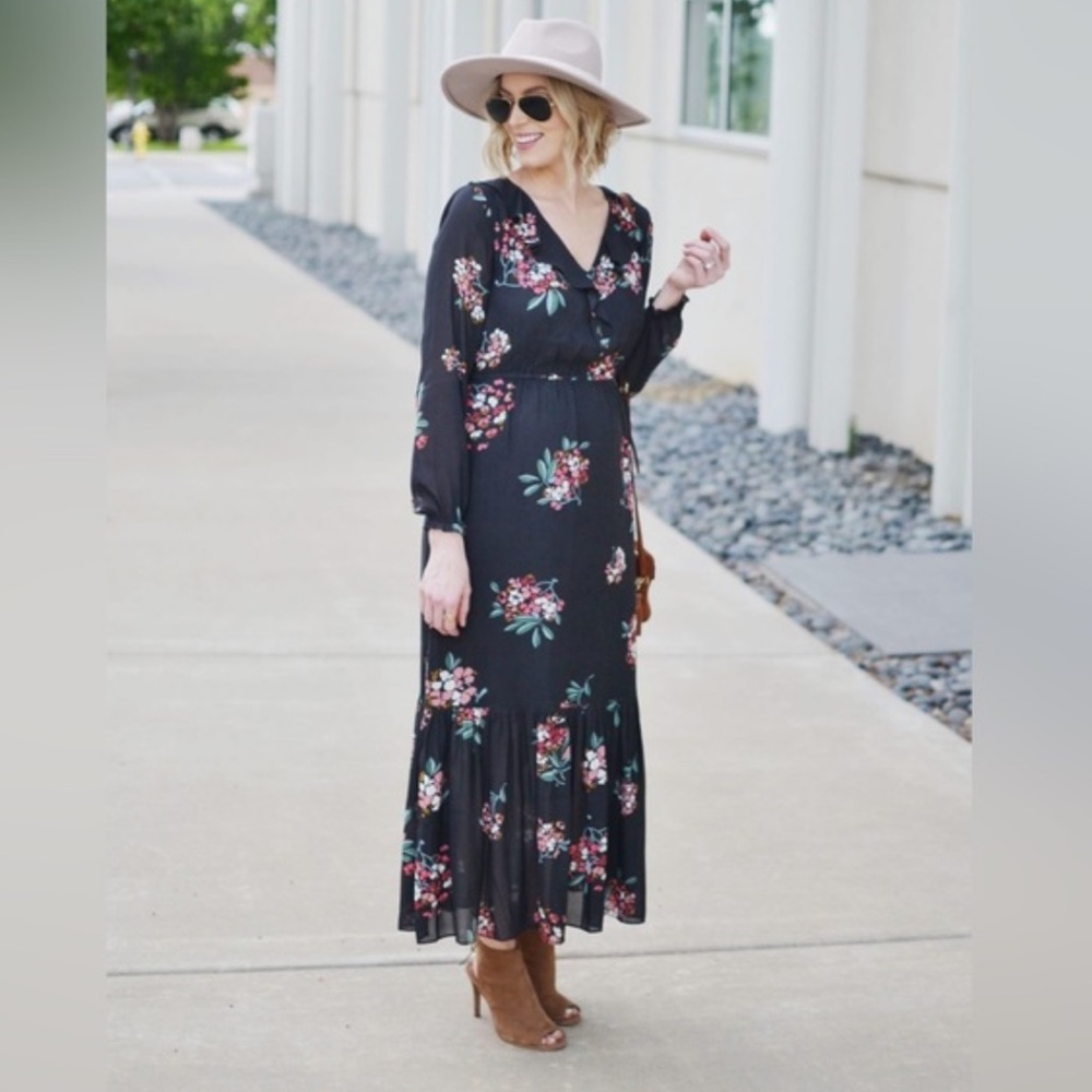 Loft Dress - Picture 2 of 4